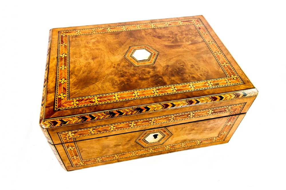 Burr Walnut Table Box c.1870