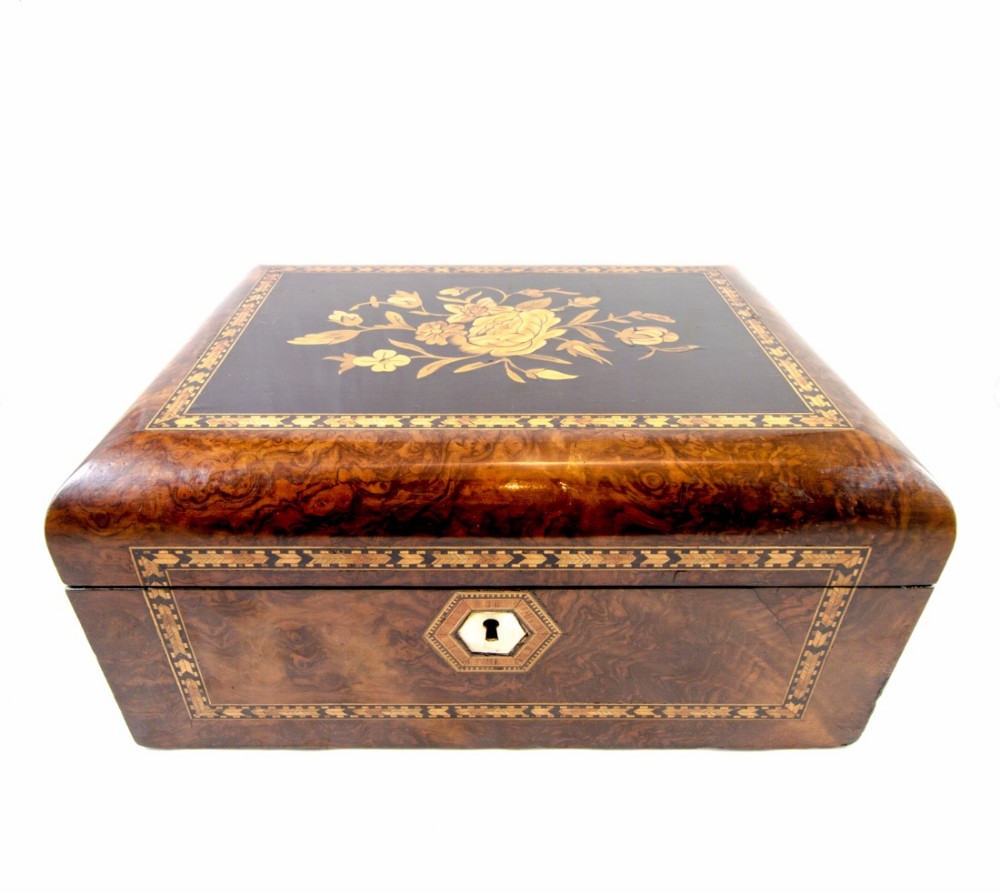 Burr Walnut Table Box c.1860