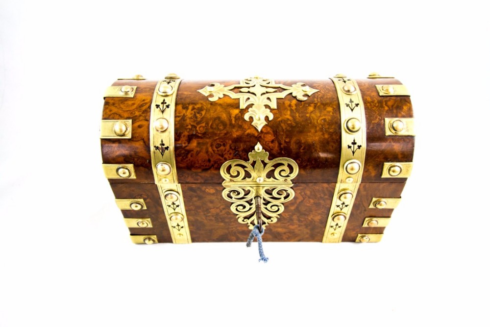 Burr Walnut Jewellery Casket c.1860