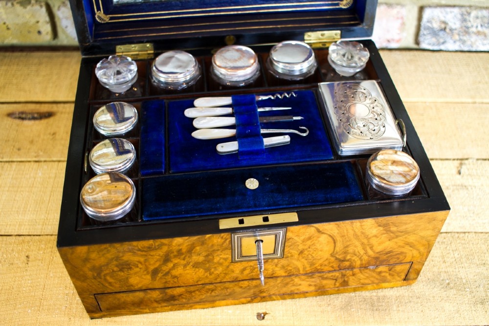 Burr walnut Vanity box c.1870