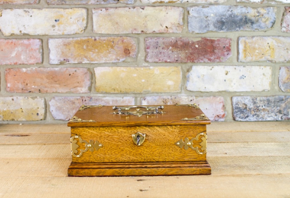 Golden Oak Table Box c.1910 