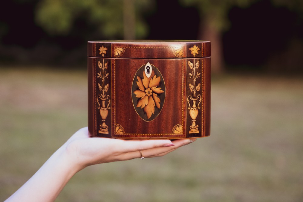 Stunning Georgian Oval Tea Caddy 1790