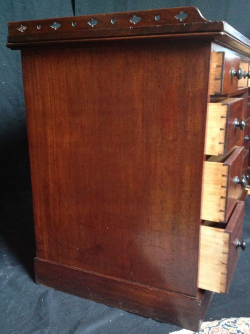 AN EARLY 19TH CENTURY MAHOGANY DESK OR DRESSING TABLE - ADDITIONAL PHOTO 7
