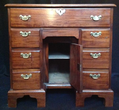 18TH CENTURY MAHOGANY SECRETAIRE KNEEHOLE DESK - ADDITIONAL PHOTO 14