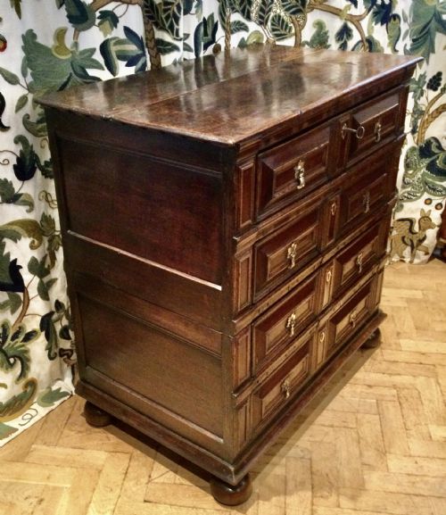 17TH OAK CHEST OF DRAWERS - ADDITIONAL PHOTO 1