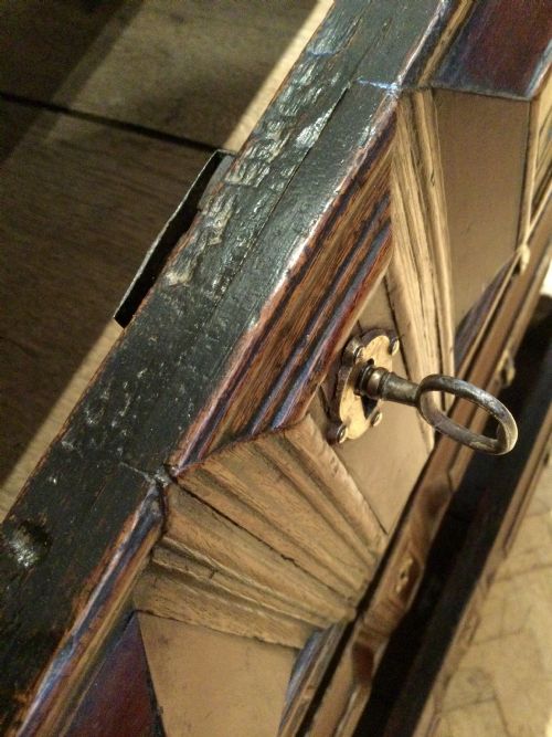 17TH OAK CHEST OF DRAWERS - ADDITIONAL PHOTO 5