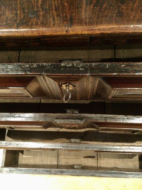 17TH OAK CHEST OF DRAWERS - ADDITIONAL PHOTO 7