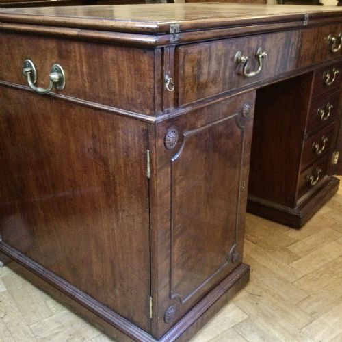 MAHOGANY DESK - ADDITIONAL PHOTO 3