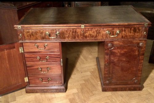 MAHOGANY DESK - ADDITIONAL PHOTO 4