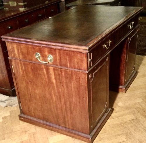 MAHOGANY DESK - ADDITIONAL PHOTO 5