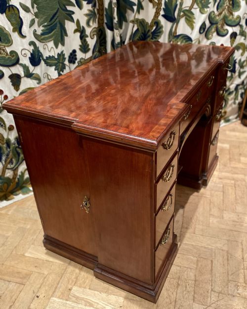 MAHOGANY KNEEHOLE DESK - ADDITIONAL PHOTO 6