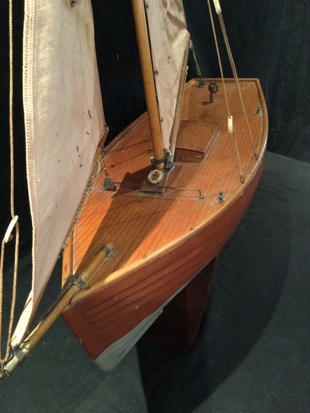 Pond yacht View VIII