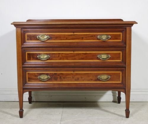 High Quality Antique Mahogany Dressing Chest