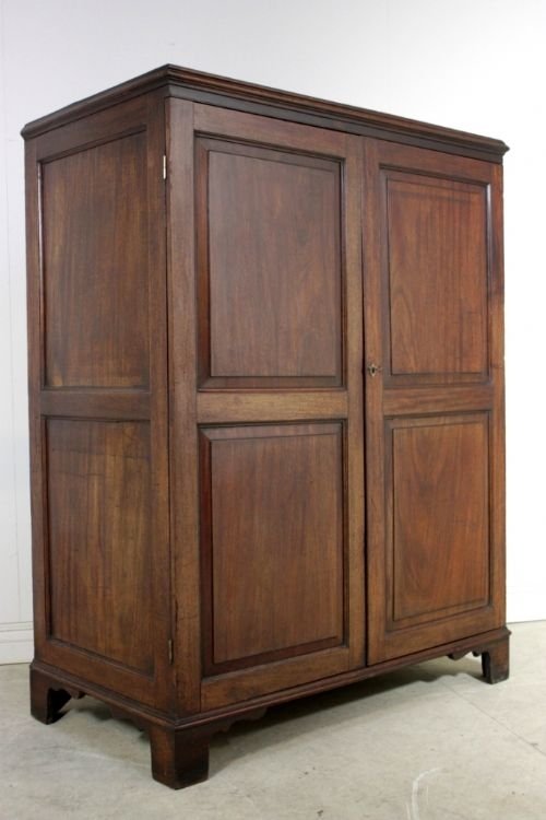 Georgian Antique Mahogany Wardrobe