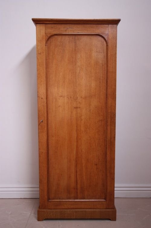 Quality Antique Oak Bookcase/cupboard