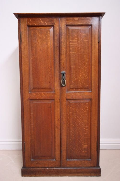 Quality Edwardian Antique Oak Bookcase/cupboard