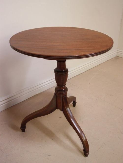 Georgian Antique Mahogany Tripod Table