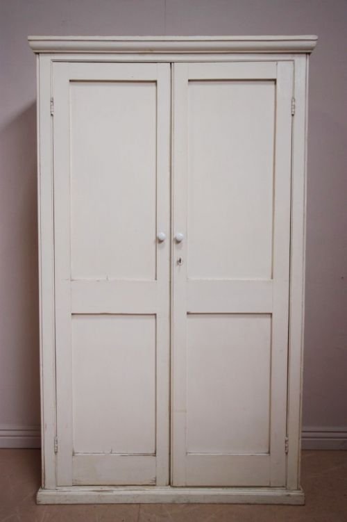 English Antique Pine Cupboard/wardrobe