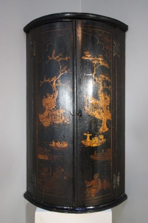 

Antique Georgian Decorated Corner Cupboard.
