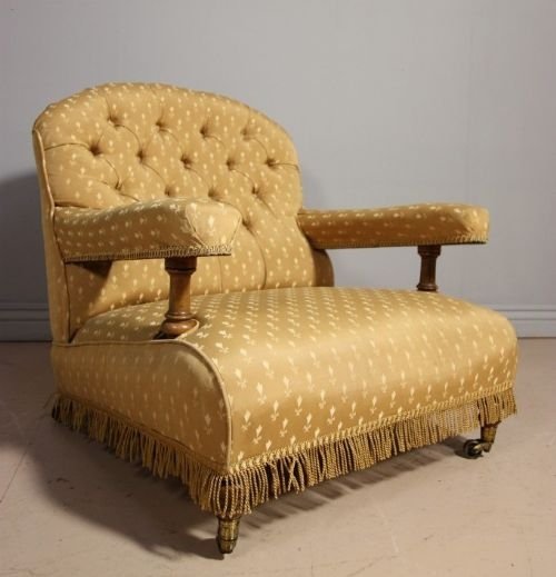 Quality Antique Walnut Open Armchair. Circa: 1870