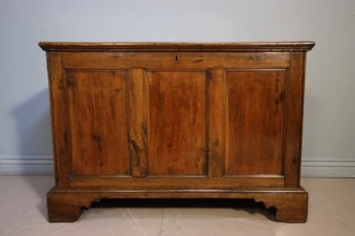 Georgian Antique Walnut Coffer/blanket Chest