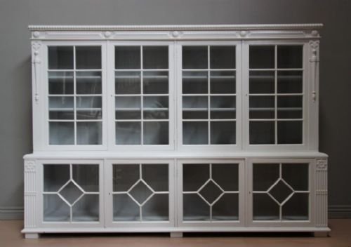 Wonderful Antique Oak Collectors Cabinet/bookcase.