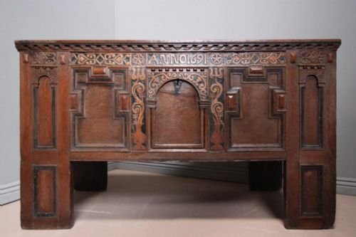 Large 17th Century Antique Oak Coffer/box/kist.