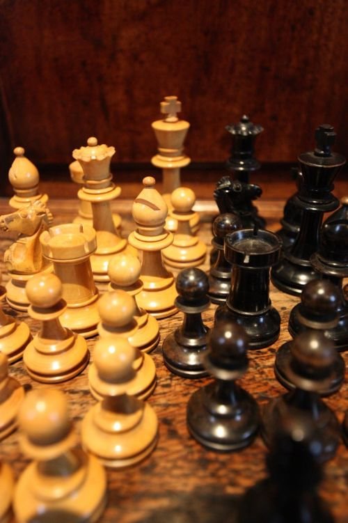 Edwardian Antique Boxwood Stauton Chess Set