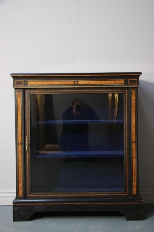 Quality Antique Pier Cabinet/display