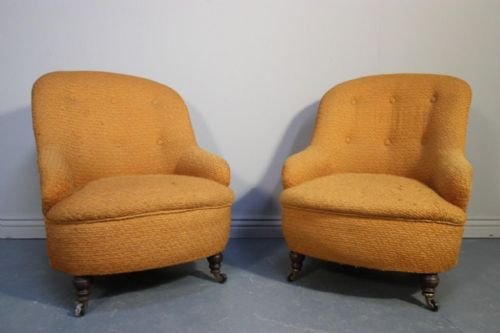 Pair of Lovely English Antique Tub Chairs.