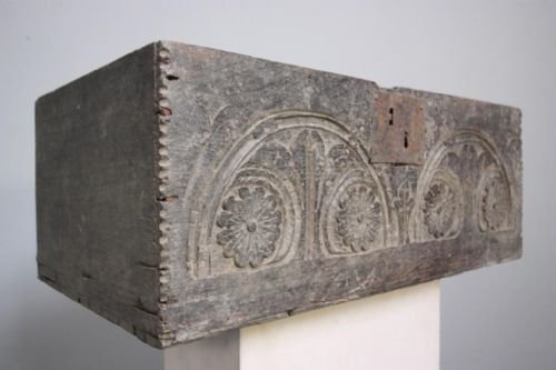 Early 18th Century Antique Oak Deed Box/ Log Bin.
