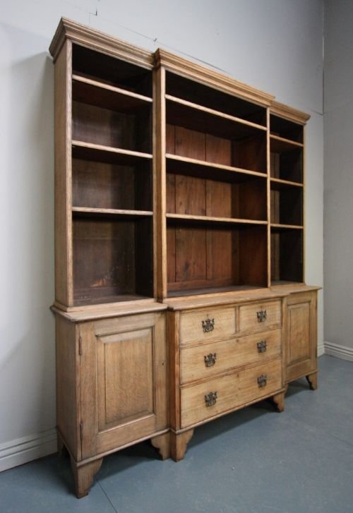 fig 1. Wonderful Antique Oak Break Fronted Bookcase.