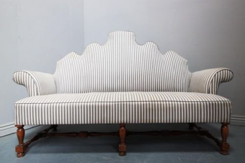 Superbly Shaped Edwardian Antique Sofa/settee.