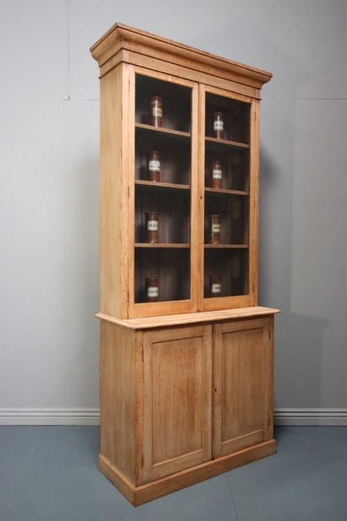 fig 1. Good Quality Antique Oak Bookcase/Cupboard
