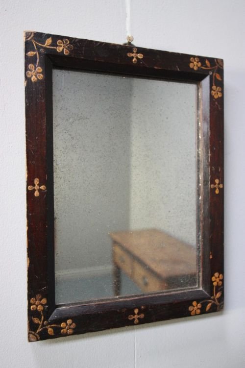 Beautiful Georgian Antique Gilt & Pine Mirror.