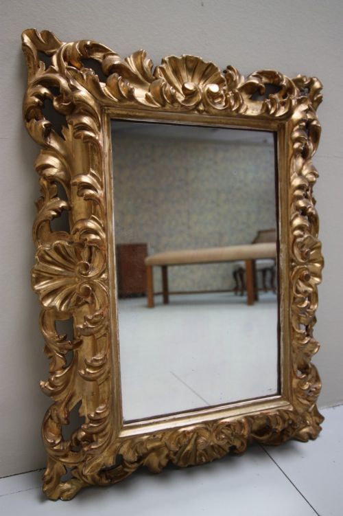 Beautiful Florentine Gilt Antique Mirror.