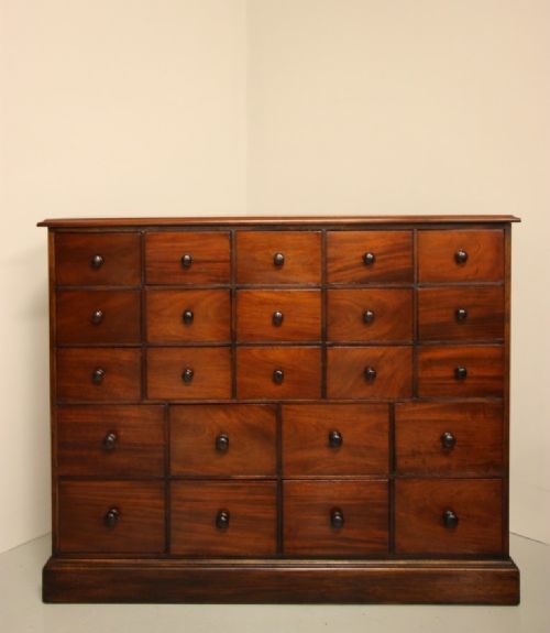 Georgian Antique Mahogany Apothecary Chest.