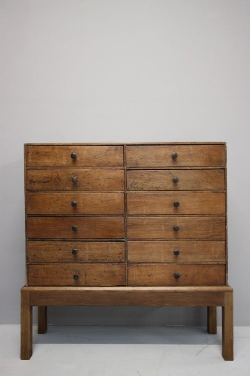 Early 19th Century Antique Oak Bank of Drawers
