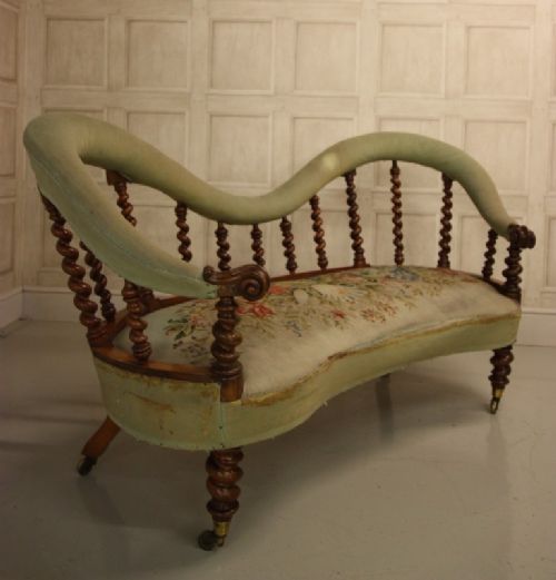 William IV Antique Walnut Shapely Sofa