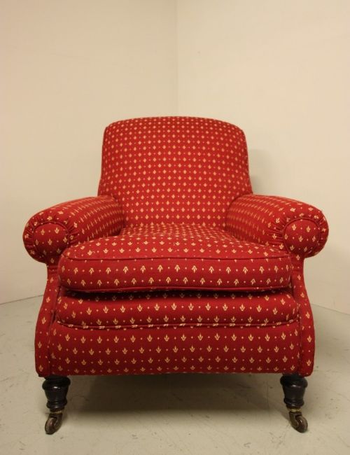 fig 1. Hamptons of Pall Mall Deep Antique Armchair.