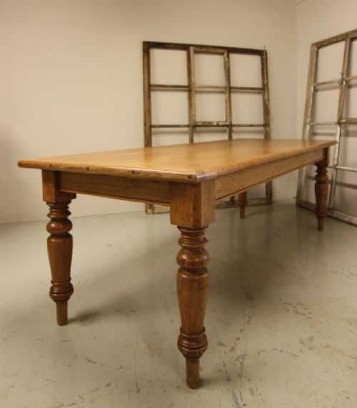 Family Sized Antique Oak Dining Table.