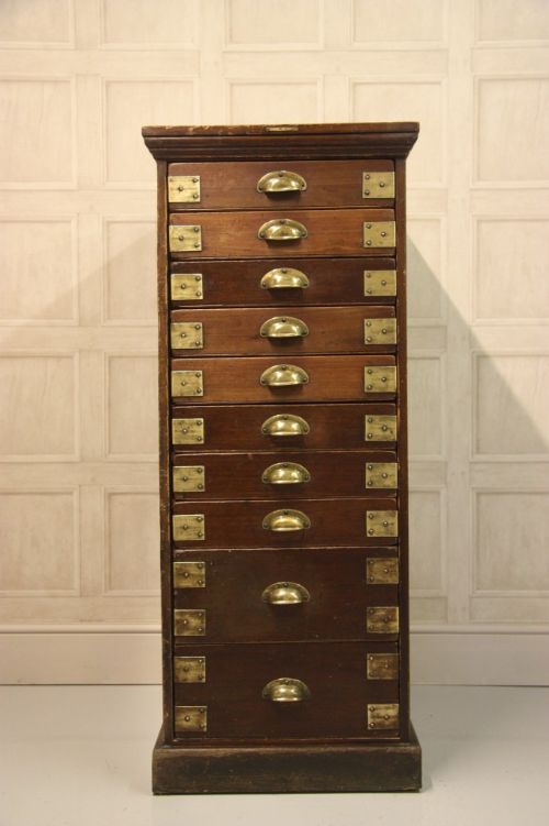 fig 1. An English Antique Baker's Pie Chest