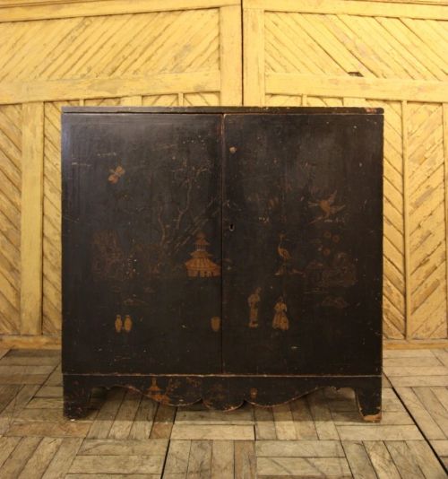 English Georgian Antique Chinoiserie Cupboard