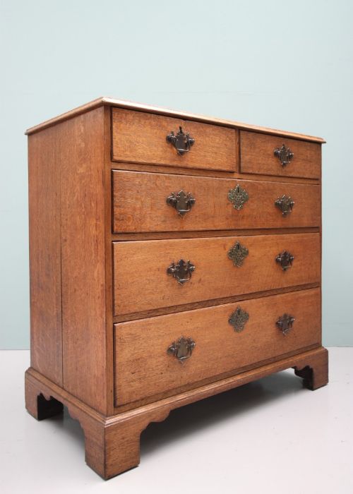 English 18th Century Antique Oak Chest of Drawers