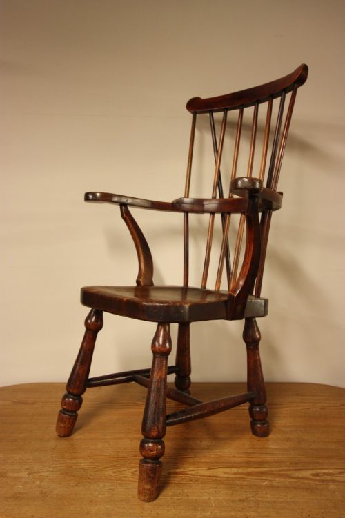 fig 1. Unusual Design English Antique Windsor Chair
