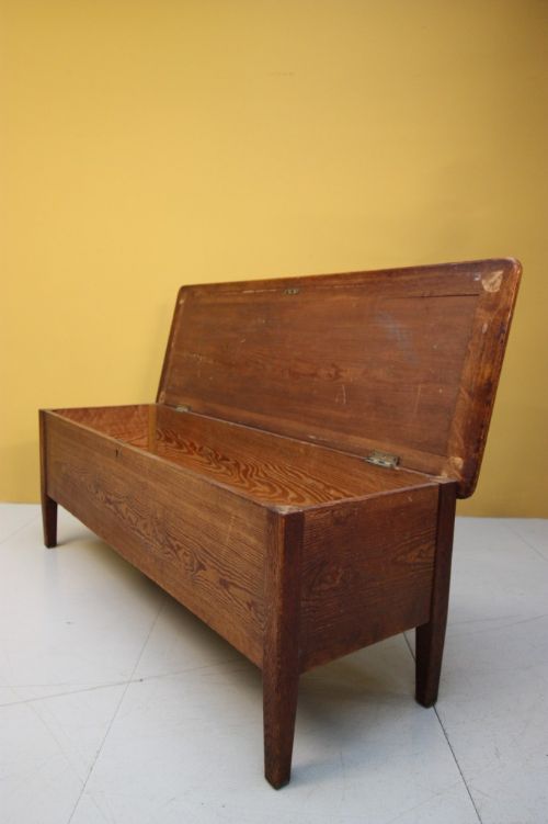 English Antique 'End of the Bed' Bedding Box.