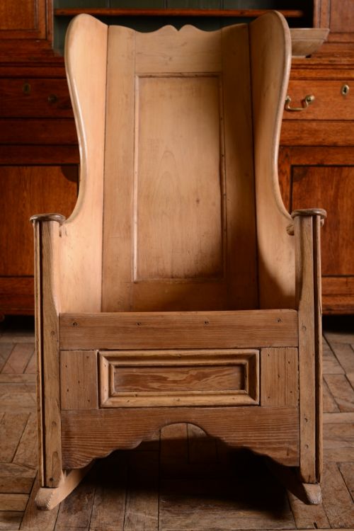 fig 1. 19th Century English Antique Pine Lambing Chair