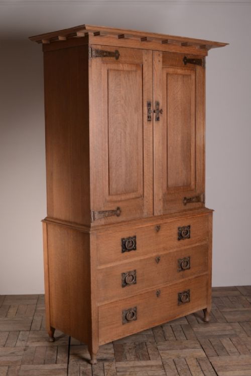 fig 1. Very Rare Heals Antique 'Mansfield' Gents Robe