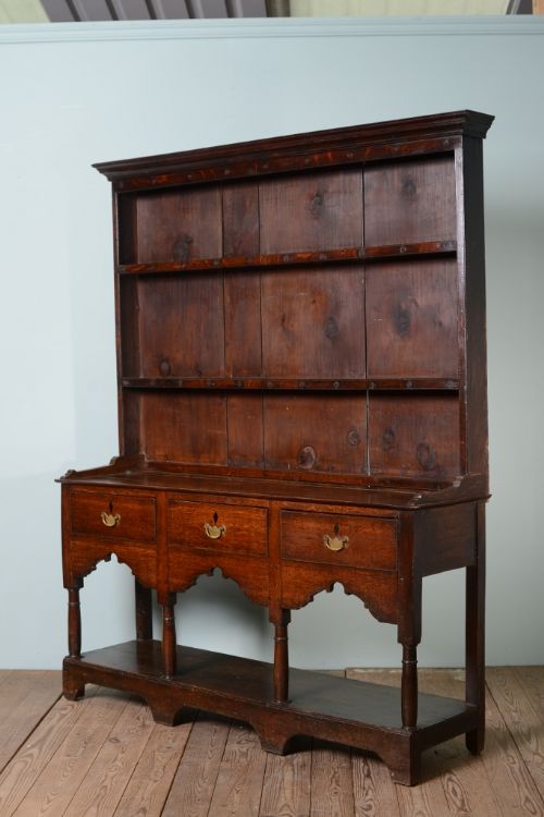 Georgian Antique Oak Pot Board Dresser.