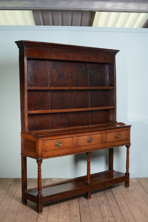 Georgian Antique Oak Potboard Dresser.